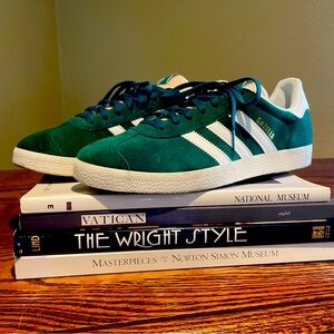 Adidas GAZELLE’S Size 9 Men’s